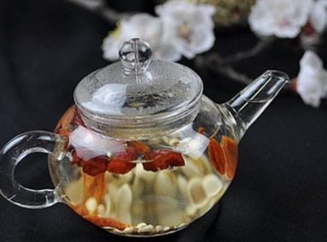 皮肤差吃什么？五款养颜汤吃出好肌肤