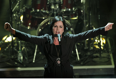 小红莓乐队主唱逝世&nbsp;愿天堂也有舞台