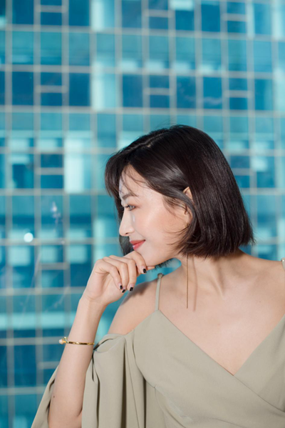 温雅主持网综《锋味》发布会 幽默互动谢霆锋屡爆笑点