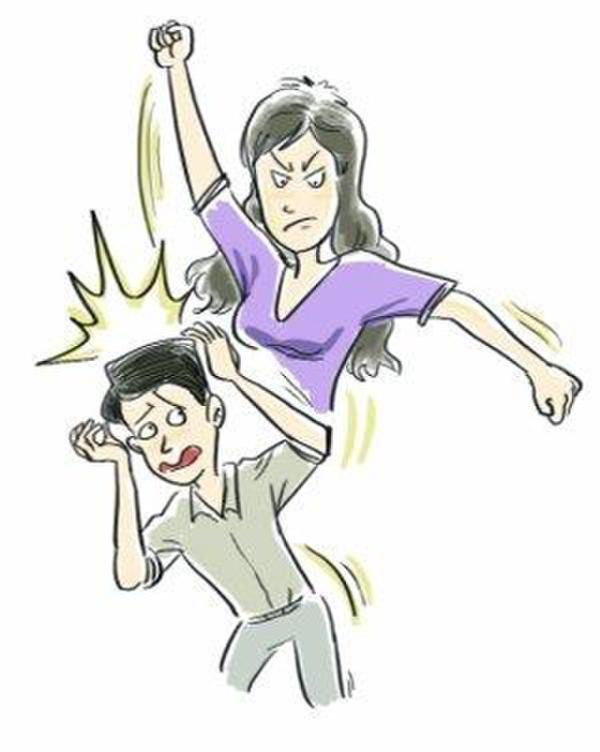 死亡宣告打女友被拘留，女友发文澄清：他没动手