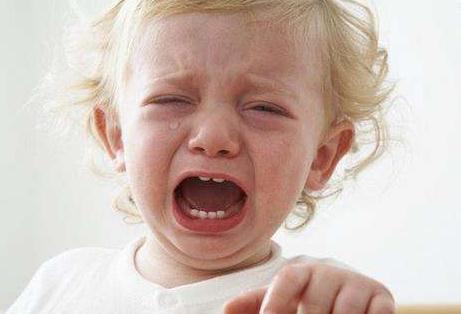 熊孩子哭闹撒泼 家长应该如何应对