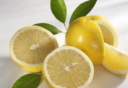 口臭吃什么好 试试这些食物