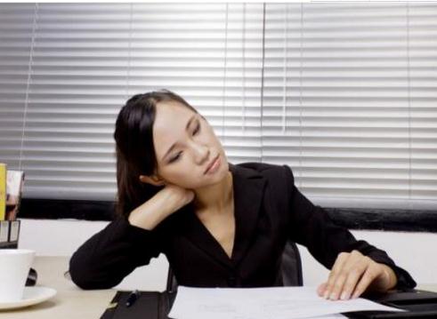 上班族颈椎疼痛怎么办 自己颈部按摩很舒服