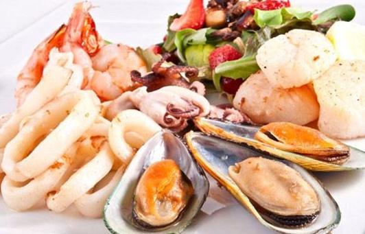 对人体健康有帮助的海鲜并非人人都适合吃