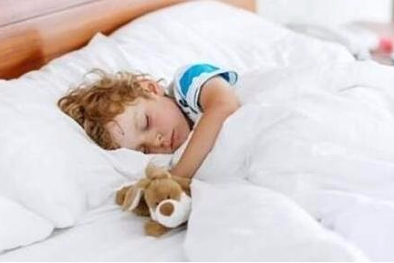 儿童打呼噜是身体发出一种危险提示信号,要及时治疗