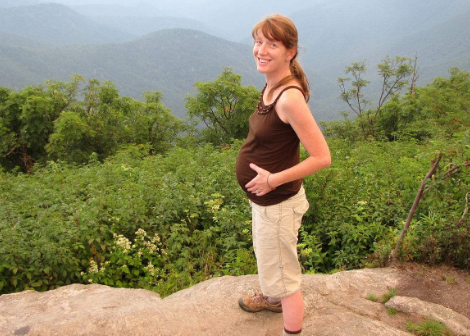 孕妇爬山时突发身体不适孕期如何运动