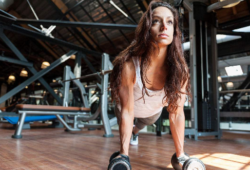 水桶腰怎么搭配衣服好 这样穿秒变小腰精