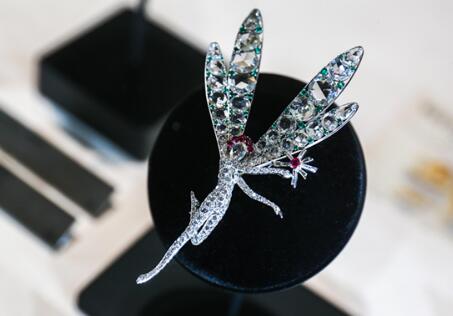 Van Cleef & Arpels梵克雅宝“Art of Clip 诗意百年‧胸针艺术”展