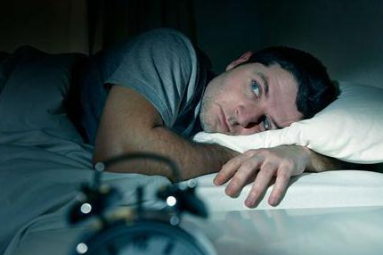 男性@现代男性为何易失眠？调理试试这五个方法