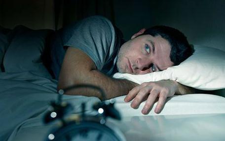 男性@现代男性为何易失眠？调理试试这五个方法