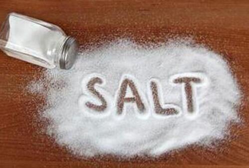 盐水漱口能改善口腔溃疡吗