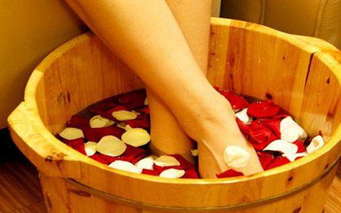 冬季通过泡脚可以养生，但不是所有的朋友都适合