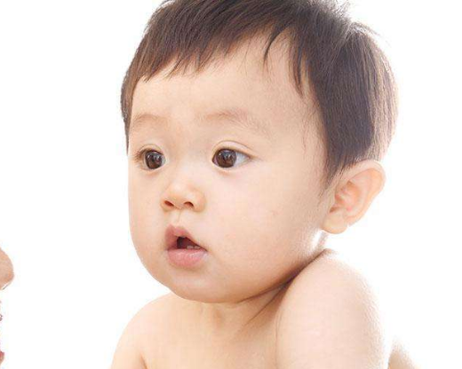 给宝宝护肤：冬天如何给宝宝护肤 给宝宝护肤注意事项要知道