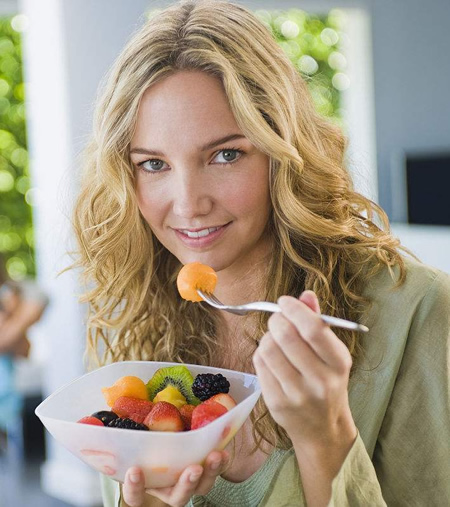 不吃饭只吃水果 真的能瘦下来吗？