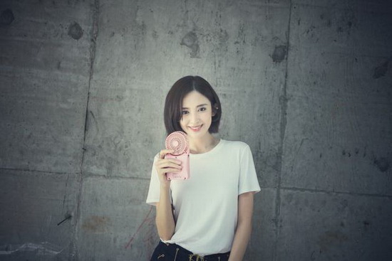 娜扎美图一波 清爽短发文艺范儿十足