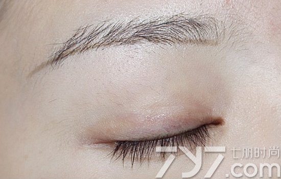 空气眼妆怎么画 看似素眼的心机空气眼妆