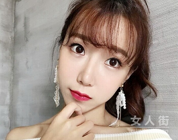 撩人饰品，尽显十足女神范儿