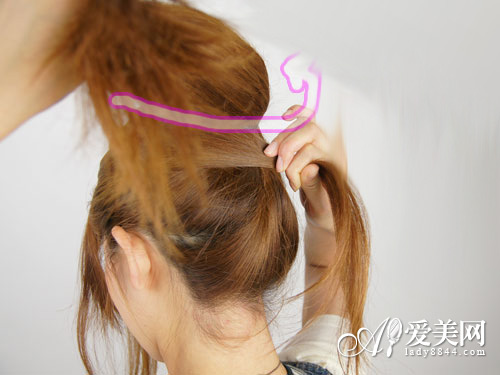 高马尾怎么扎好看图解 马尾辫的扎法