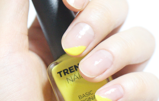 撞色五瓣花美甲教程 瞬间让你少女心十足