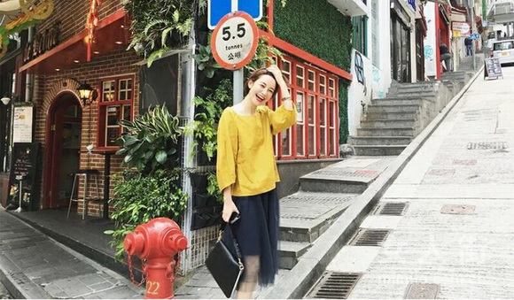 姜黄色穿搭示范,演绎最美国际范