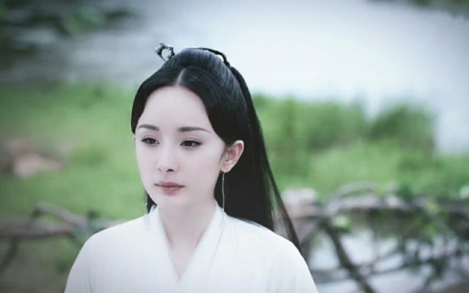 三生三世桃花妆！杨幂和迪丽热巴绝美妆容的秘密是少女红唇膏