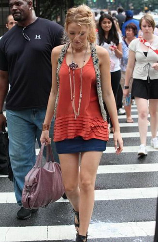 绯闻女孩第三季精致洋装搭配