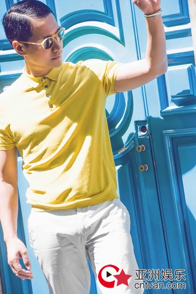 何晟铭最新时尚写真 街头演绎复古巴黎情怀