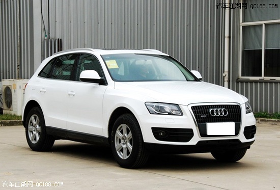 17款奥迪Q5 2.0T发动机8AT 75L油箱实拍