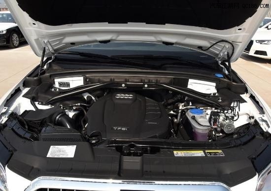 17款奥迪Q5 2.0T发动机8AT 75L油箱实拍