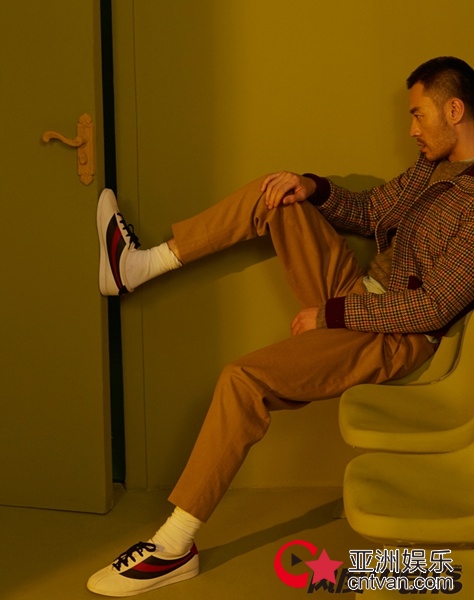 李光洁时尚大片曝光 长腿型男演绎复古文艺