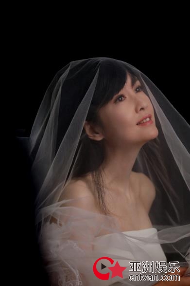 冻龄女神！周慧敏演唱会海报曝光 少女感十足