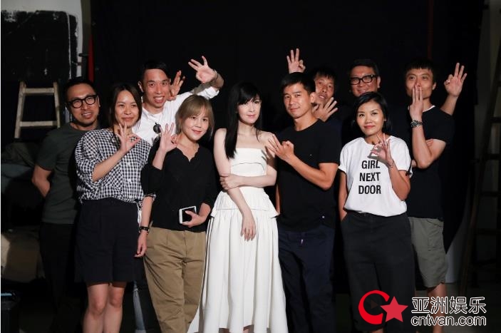 冻龄女神！周慧敏演唱会海报曝光 少女感十足