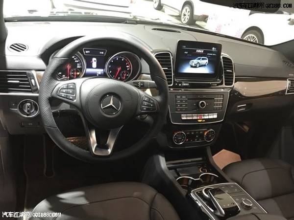 17奔驰GLS450 6缸3.0T双涡轮增压发动机