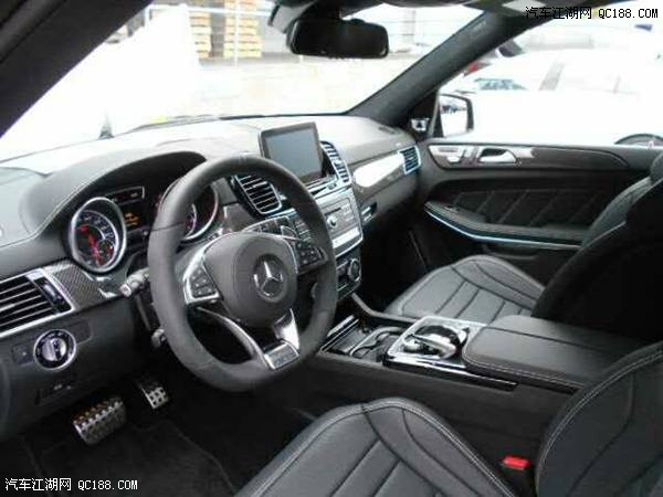 奔驰GLS63双涡轮增压5.5L AMG V8发动机