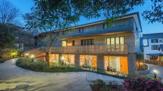 十一黄金周赏秋行 山间民宿意正浓