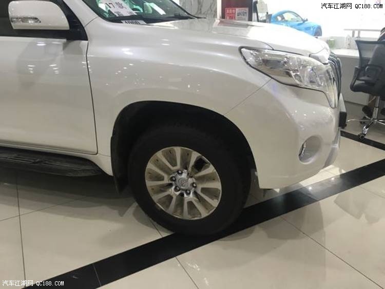 新款丰田霸道2700普拉多进口配置试驾