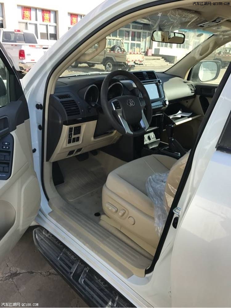 新款丰田霸道2700普拉多进口配置试驾