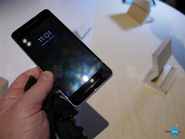 是否有爱？谷歌新太子Pixel 2、Pixel 2 XL上手图赏