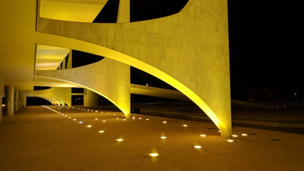 超越三星Note8/iPhone 8!谷歌Pixel 2样张出炉