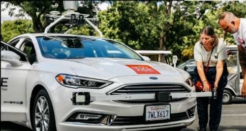 Voyage推出首款无人驾驶出租车：手机即可操控