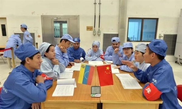 长二丁火箭成功发射委内瑞拉卫星：中国出口