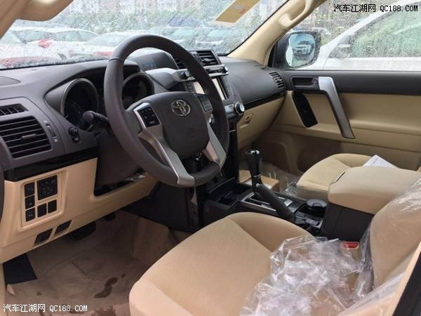 2017款丰田霸道4000进口现车到店实拍