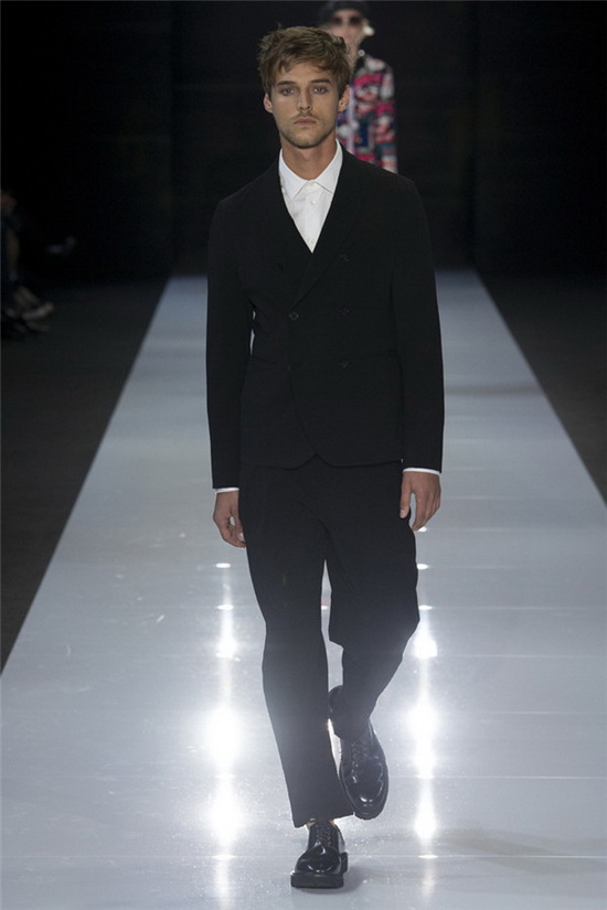 Emporio Armani 也会玩童趣 2018春夏系列