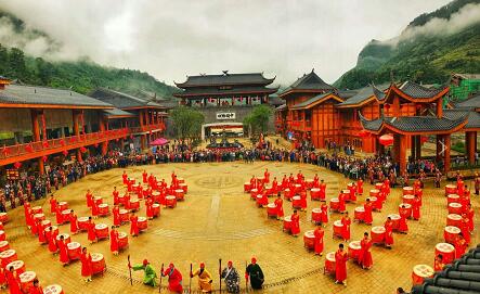 旅游消费升级 中国傩城国庆接待游客量超50万