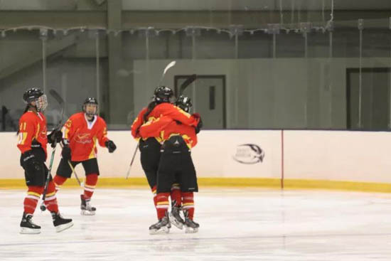 热身赛8-2大胜老鹰队&nbsp;中国女冰展现超强实力