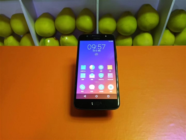 1599元！Moto青柚发布：1080P屏+4GB内存