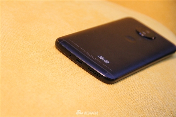 1599元！Moto青柚图赏：Home键是这样