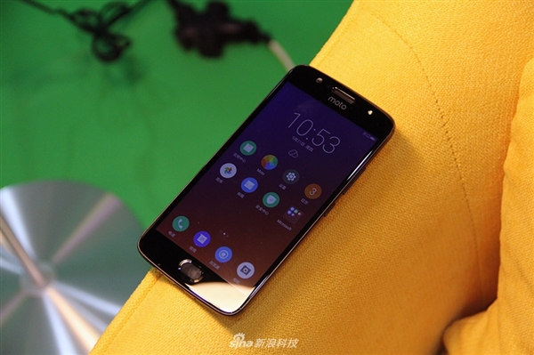 1599元！Moto青柚图赏：Home键是这样