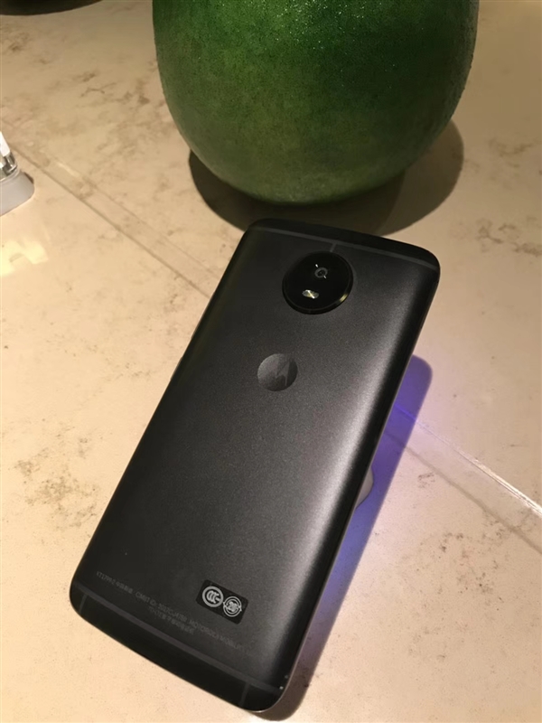 1599元！Moto青柚发布：1080P屏+4GB内存