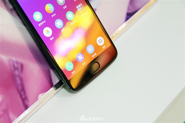 1599元！Moto青柚图赏：Home键是这样